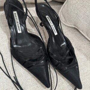 Manolo Blahnik pointed toe ankle wrap kitten heel size 36